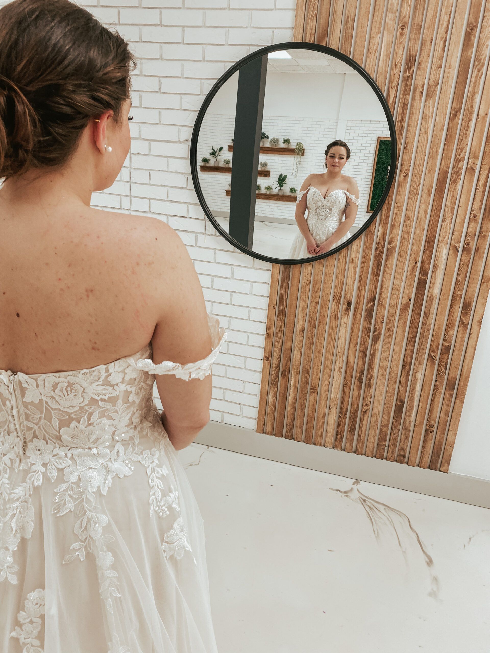 lace wedding dress bustle types Tips for Bustling Your Wedding Dress